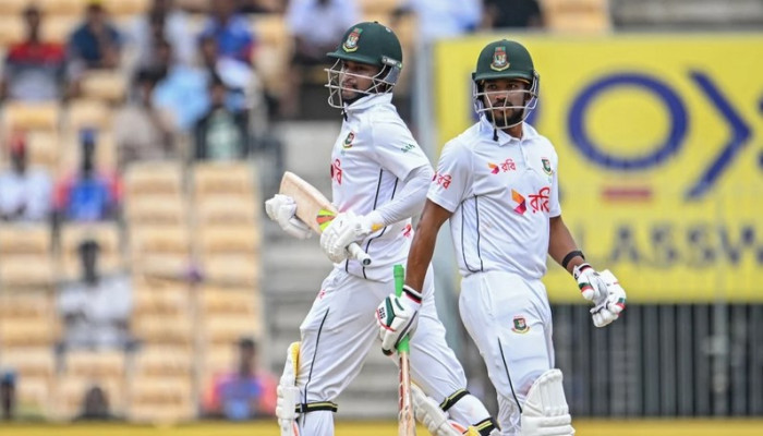 ক্যারিয়ারের হয়তো শেষ টেষ্টম্যাচ খেলে ফেললেন সাকিব ভারতের বিরুদ্ধে,ছবিতে শান্তর সঙ্গে ব্যাটিংয়ে/ছবি সংগৃহীত