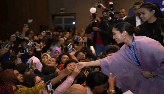 নারীদের নিয়ে এক অনুষ্ঠানে ভালবাসায় সিক্ত তারেক রহমানের মেয়ে জাইমা