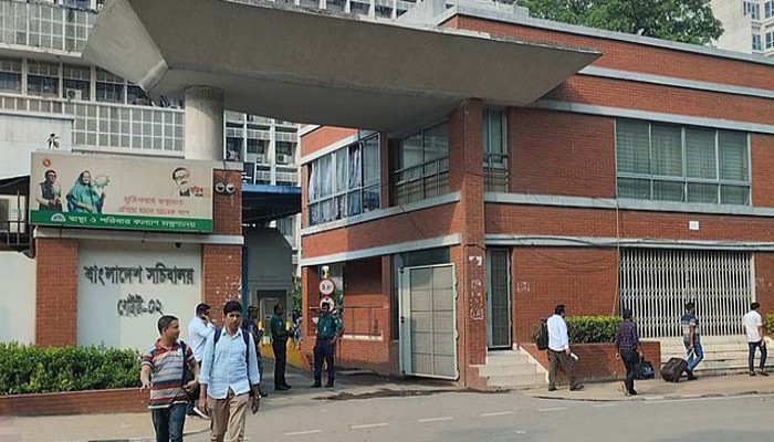 বাংলাদেশে অফিস নতুন সময়সূচিতে