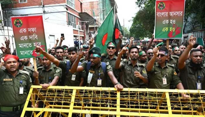 অতন্দ্র প্রহরীর মতো সজাগ থাকুন