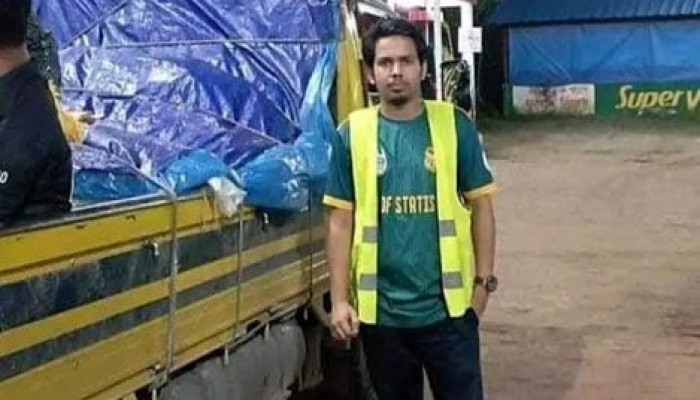 ত্রাণ দিতে যেয়ে নিহত পলাশ