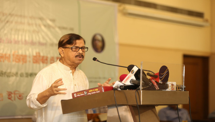 দৃষ্টিভঙ্গিকে পরিবর্তনশীল প্রবাহের সঙ্গে মেলাতে হবে- মান্না