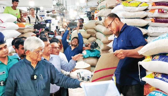 নিত্যপ্রয়োজনীয় পণ্যের দাম প্রসঙ্গে পাল্টা প্রশ্ন বাণিজ্য উপদেষ্টার