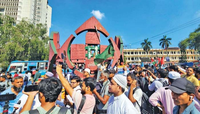 আ.লীগের জন্য হিতে বিপরীত হলো যে ঘটনা আ.লীগের জন্য হিতে বিপরীত হলো যে ঘটনা