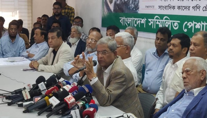 নির্বাচন কমিশন ঠিক করে নির্বাচন দেন- মির্জা ফখরুল নির্বাচন কমিশন ঠিক করে নির্বাচন দেন- মির্জা ফখরুল