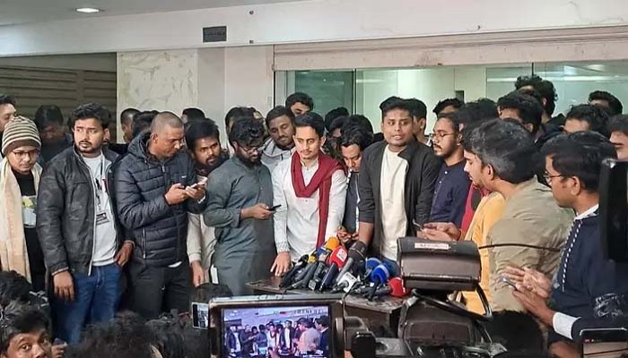 আসছে বিপ্লবী সরকারের ঘোষণা