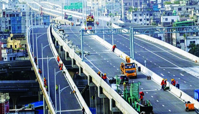 আমরা ফ্লাইওভারকেন্দ্রিক পরিবহন সমস্যার সমাধান পরিকল্পনায় ঘুরপাক খাচ্ছি