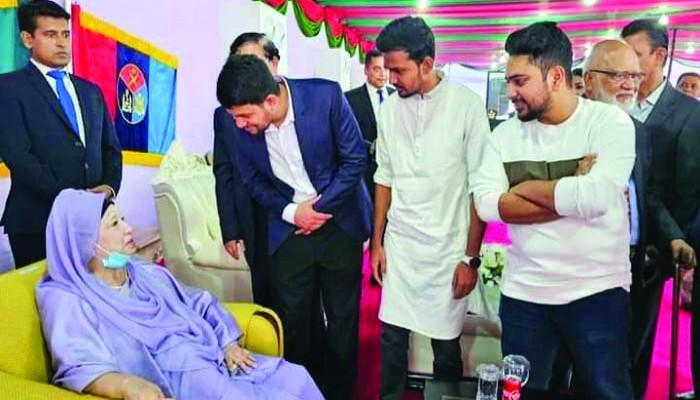 বাংলাদেশের রাজনীতিতে নতুন বাঁক বাংলাদেশের রাজনীতিতে নতুন বাঁক