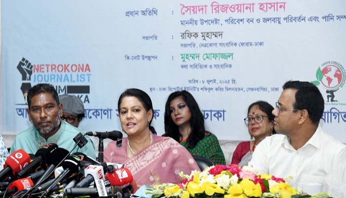 সবকিছুতেই একটা রাজনীতি আছে : রিজওয়ানা হাসান