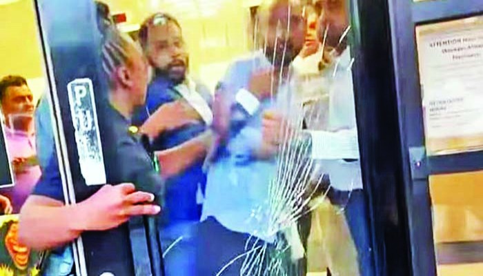 কনস্যুলেটে মাস্তানি, গা ঢাকা দিয়েছে অনেকে