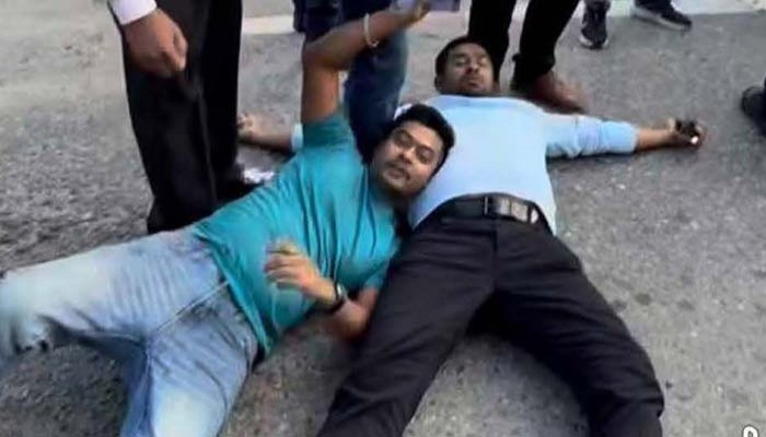 খোকনের কারণে আ.লীগ নেতাদের হাতে অপদস্ত মির্জা ফখরুল