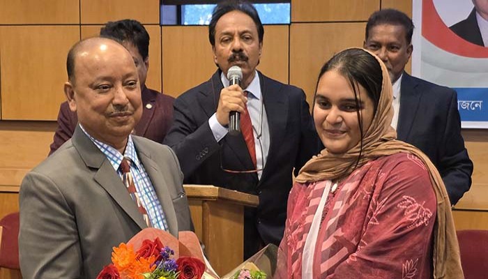 ৬ শিক্ষাপ্রতিষ্ঠানের প্রতিষ্ঠাতা মোশাররফ চৌধুরীকে প্রবাসী ফোরামের সংবর্ধনা ৬ শিক্ষাপ্রতিষ্ঠানের প্রতিষ্ঠাতা মোশাররফ চৌধুরীকে প্রবাসী ফোরামের সংবর্ধনা