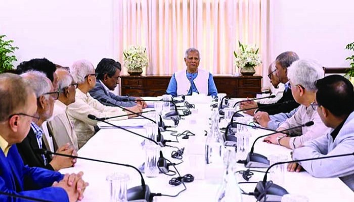 কঠোর ও জটিল চাপে অন্তর্বর্তী সরকার ও রাজনীতি