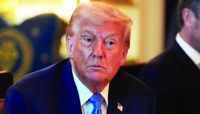 শুল্ক বাতিল হলে বিপর্যয় আসন্ন : হুঁশিয়ারি ট্রাম্পের