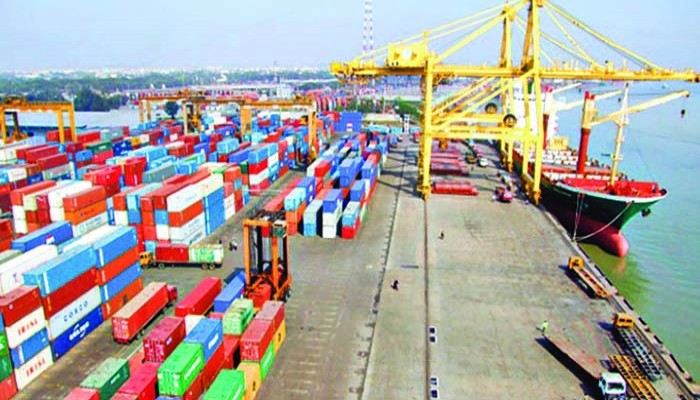 আতঙ্কের মাঝেই বিদেশী সংস্থাকে বন্দরের দায়িত্ব