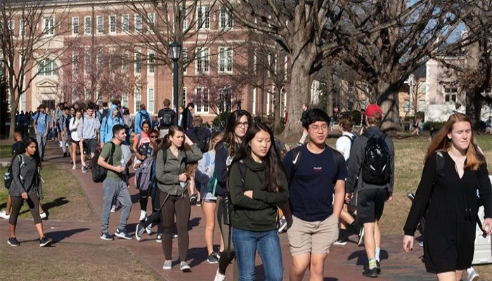 যুক্তরাষ্ট্রে আন্তর্জাতিক শিক্ষার্থী ভর্তিতে তীব্র ধস