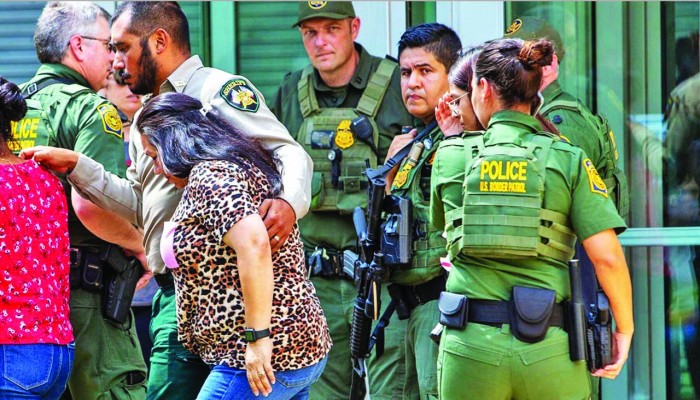 কারো পৌষ মাস, কারো সর্বনাশ ইমিগ্রেশনের মতো স্পর্শকাতর বিষয়েও দালালি