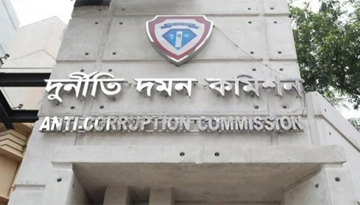 দুর্নীতির লাগাম টেনে ধরতে ব্যর্থ অন্তর্বর্তী সরকার