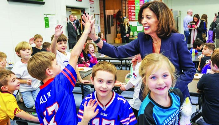 নিউইয়র্কের স্কুলে ১৫ কোটির বেশি মূল্যের ফ্রি খাবার পরিবেশন