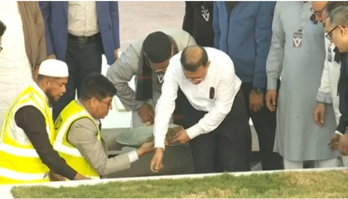 স্বামী জিয়াউর রহমানের পাশে চীরনিদ্রায় খালেদা জিয়া