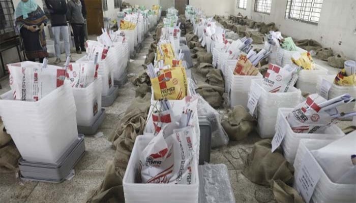 এত্তোসব আয়োজনের মধ্যেও নানান শঙ্কা আকাশে বাতাসে