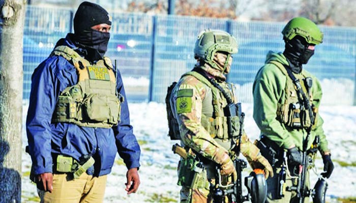 প্রতিবাদকারীদের রক্ষায় আইসের বিরুদ্ধে আদালতের নিষেধাজ্ঞা