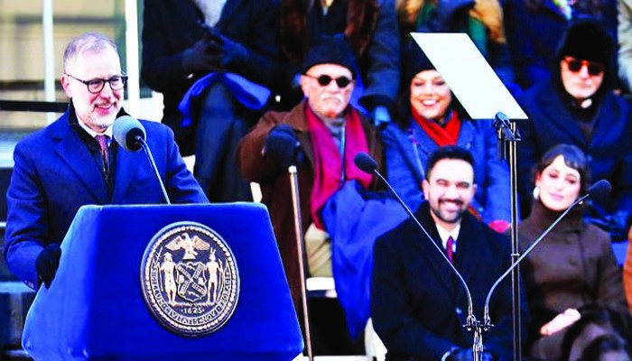 নিউইয়র্ক সিটির বাজেট ঘাটতি ১২.৬ বিলিয়ন ডলার : বাস্তব সংকট নাকি রাজনৈতিক কৌশল?