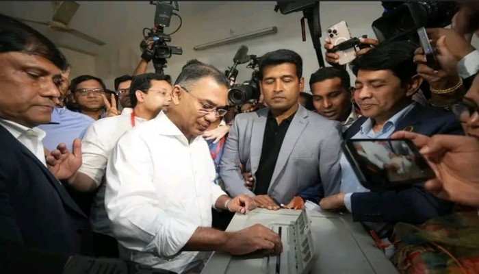 ভোট দিলেন তারেক রহমান