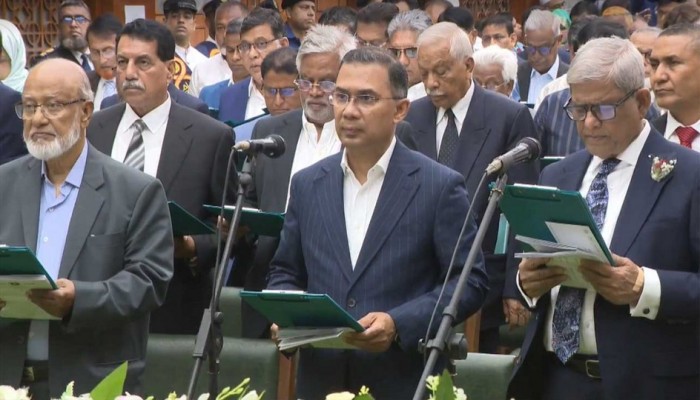 শপথ নিলেন বিএনপির নব নির্বাচিত সংসদ সদস্যরা