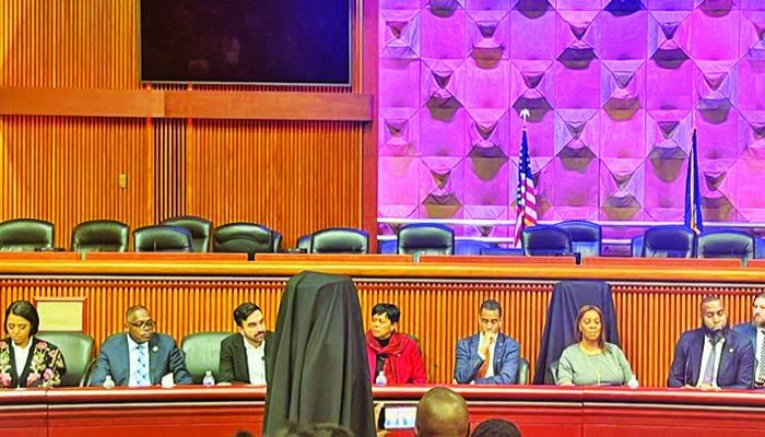 ধনীদের ওপর কর বাড়ানোই নিউইয়র্ক সিটির বাজেট সংকট সমাধানের পথ