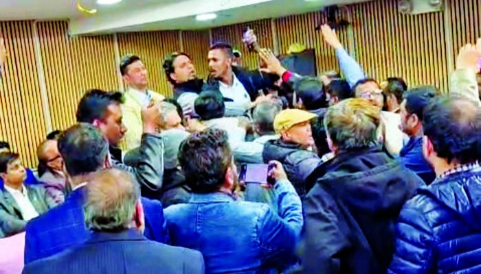 বাচ্চা হতে ১০ মাস কিন্তু ২ বছরেও প্রসব হয়নি কমিটি