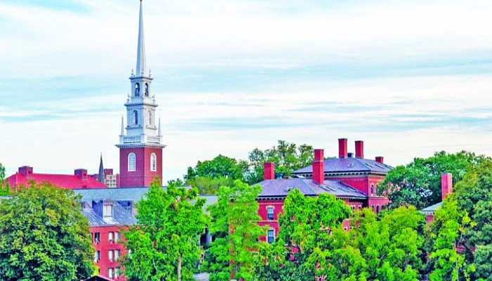 হার্ভার্ডে ঈদ উদযাপনের পোস্টকে কেন্দ্র করে তীব্র বিতর্ক