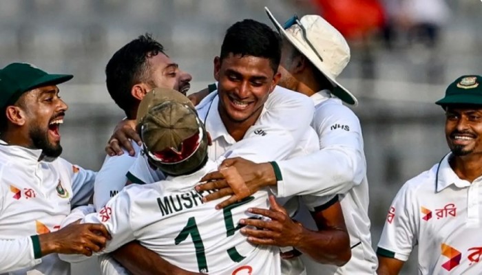 পাকিস্তানকে ঘরের মাঠে টেষ্টে হারাল বাংলাদেশ