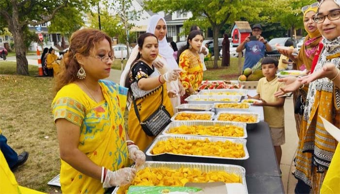 মিশিগানের হ্যামট্রাম্যাকে আম-কাঁঠালি উৎসব