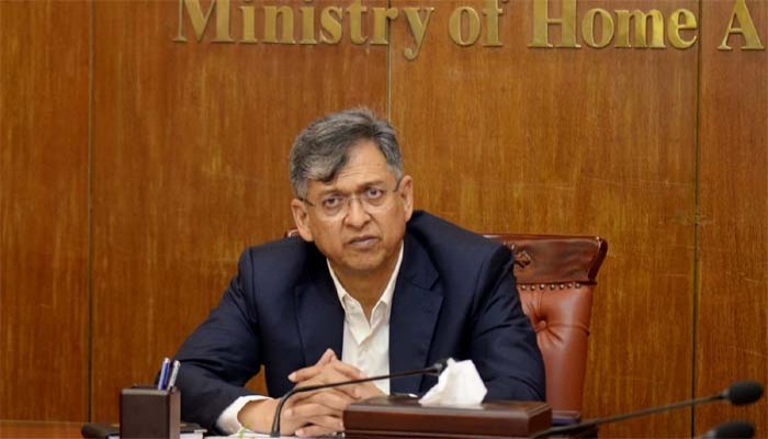 হঠাৎ চাঁদাবাজ সন্ত্রাসীদের বিরুদ্ধে গর্জনের নেপথ্যে