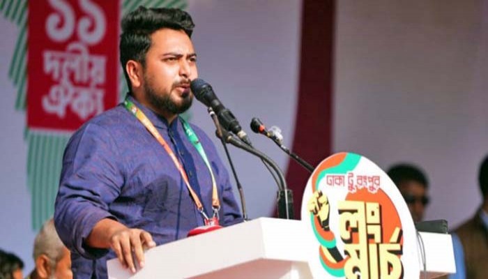 তারেক রহমানকে ‘হেলিকপ্টারে’ পালানোর পথ দেখাচ্ছেন নাহিদ